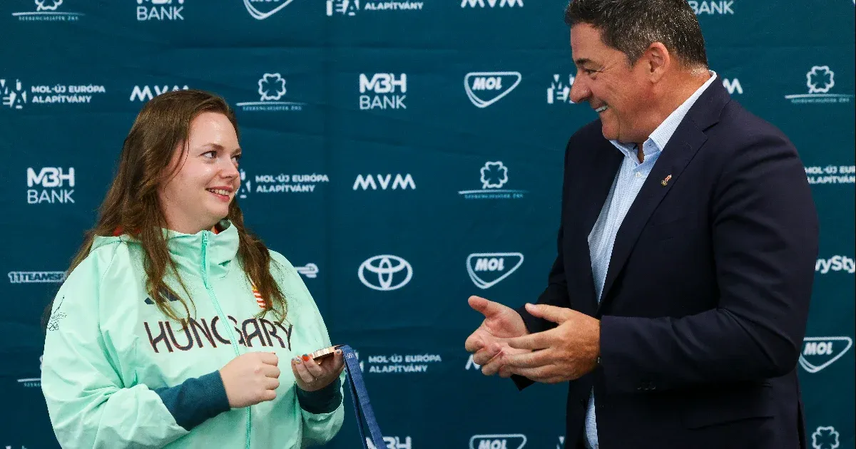 Major Veronika bronz-, a magyar csapat ezüstérmet szerzett női standard pisztolyban