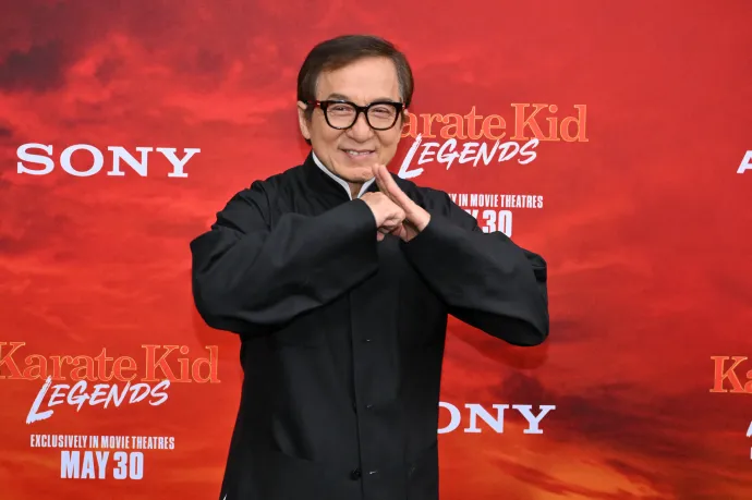 Jackie Chan térde sajog, válla fáj, de 71 évesen is tolja az akciójeleneteket