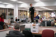 Olyan újságot kéne megmenteni, ami kevesebbet ér a vécépapírnál