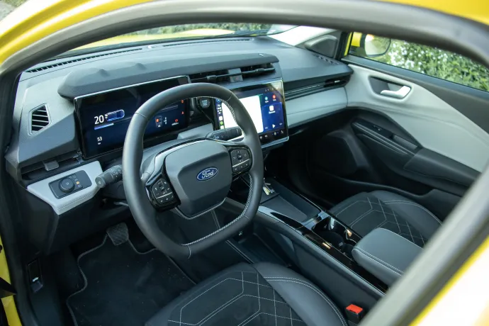 Jót tett neki a facelift, modern, elfogadható anyaghasználatú a beltér – Fotó: Macsuga János