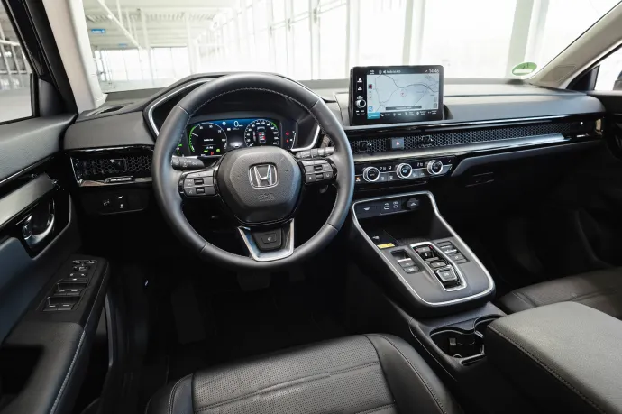 Jó minőségű a Honda beltere, alaphelyzetben 587, ledöntött ülésekkel 1642 literes a csomagtartója, kényelmesek az ülései, a hátsók háttámlája 16 fokozatban állítható – Fotó: Rossen Gargolov / autóMAGAZIN