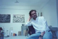 A film- és reklámszakma árnyoldala: függőségek, kiégés, lelki bajok (x)