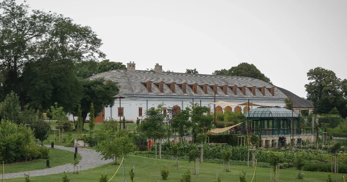 Tiborcz cége a Telexnek megerősítette, hogy ők felelnek a hatvanpusztai birtok karbantartásáért