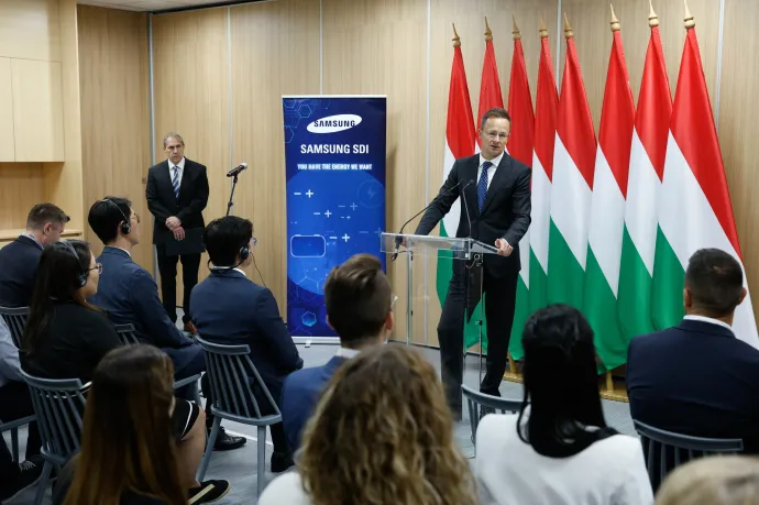 Elárulta Szijjártó minisztériuma, mit vállalt a Samsung a 133 milliárdos állami támogatásért