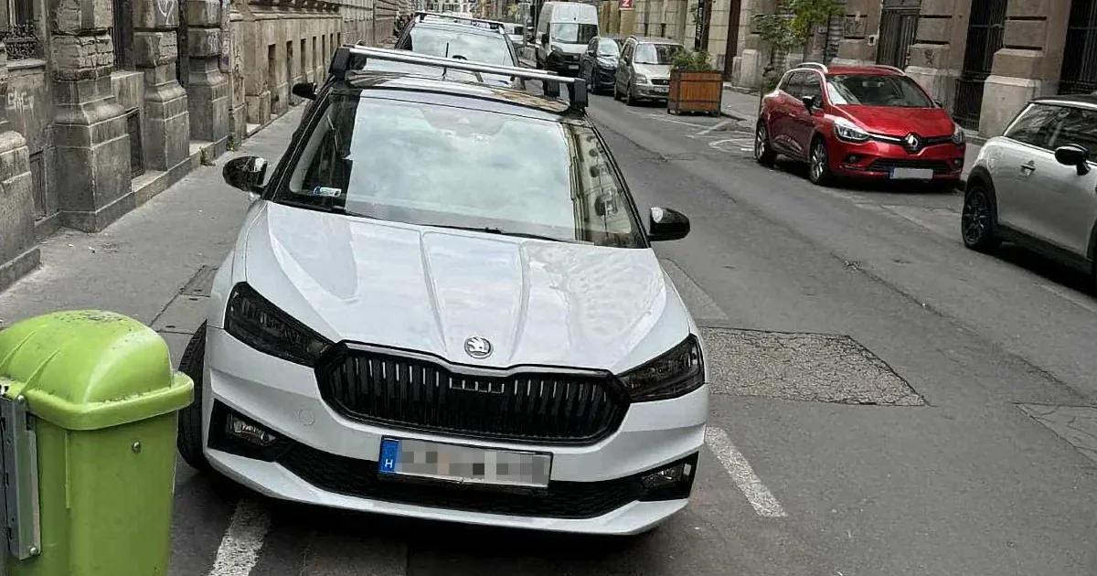 Parkolási gigabírság Budapesten: 65 ezer forintos büntetés 15-20 centiméterért