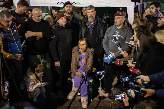 Befejezte az éhségsztrájkot a szerb nő, akinek fia meghalt az újvidéki tragédiában