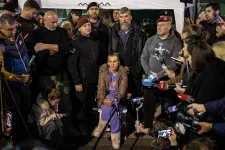 Befejezte az éhségsztrájkot a szerb nő, akinek fia meghalt az újvidéki tragédiában