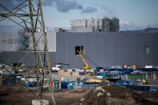 Úgy kap a Samsung 133 milliárdot a kormánytól, hogy másfél év alatt több mint ezer dolgozót leépített