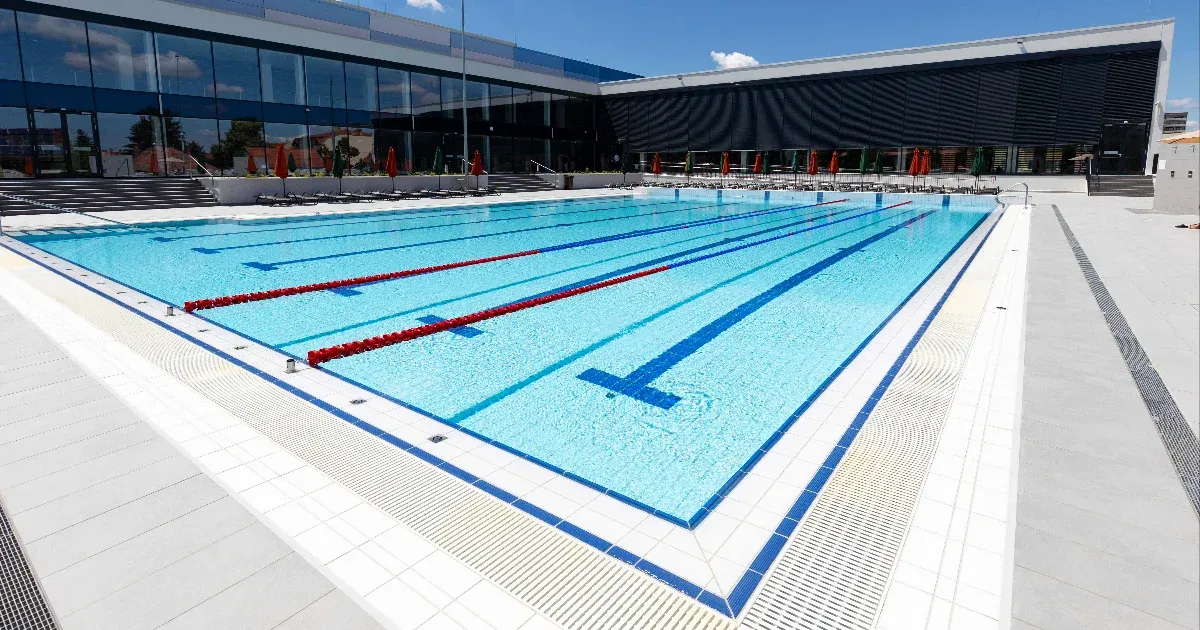 Januártól reggel hat és este nyolc között lesznek nyitva az állami uszodák