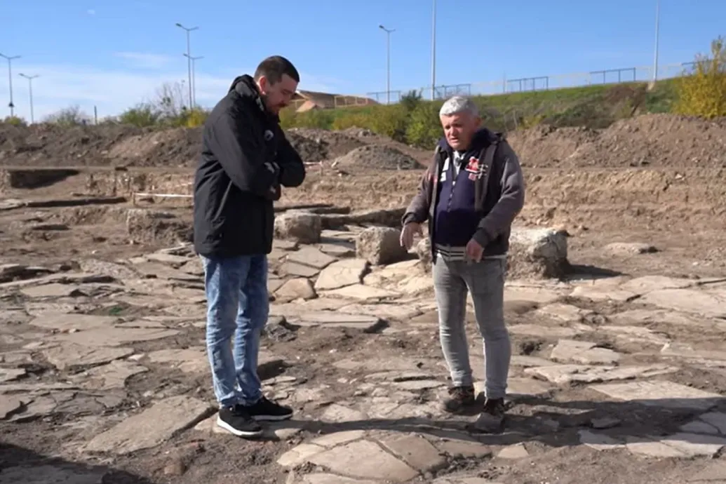 Buszterminált terveztek, Pompejhez mérhető régészeti lelőhelyre bukkantak Gyulafehérváron