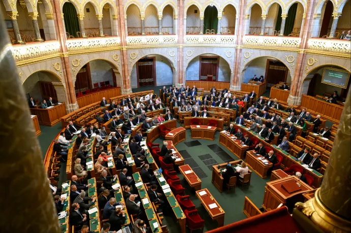 Máris megszavazta a parlament a Fidesz 11 pontos, vállalkozóknak szóló csomagját