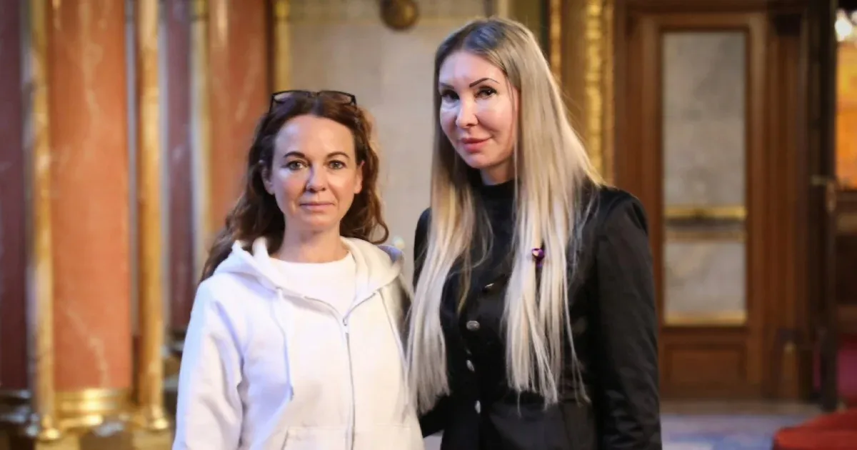 Döntöttek, 3,4 millió forintot vonnak el Szabó Tímeától, amiért felmutatta az összevert Orosz Bernadett fotóját