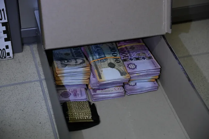 Átlagosan évi 89 ezer forintot vesztenek a magyarok azon, hogy nem kötik le a pénzüket