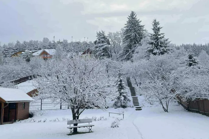 Hólepte tájra ébredt Hargita megye