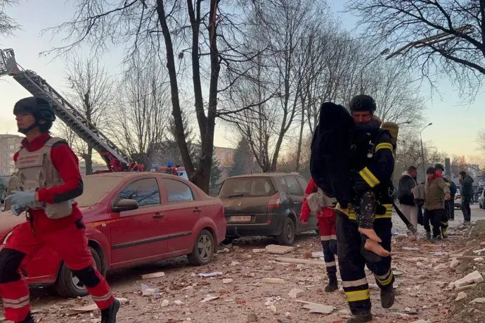 Nyugat-ukrajnai városra mértek csapást éjjel az oroszok, legalább 25 ember meghalt Ternopilban