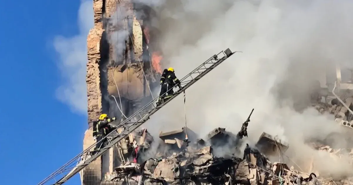 Már legalább 25 halottja van a nyugat-ukrajnai Ternopilt ért orosz támadásnak