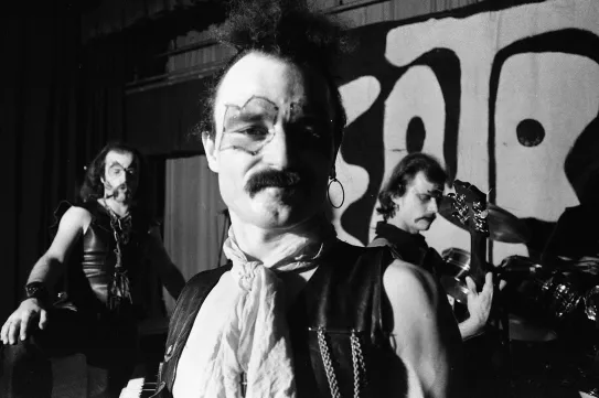 Remélem, ma már nem hiszi el senki, hogy a Beatrice csirkét darált a színpadon