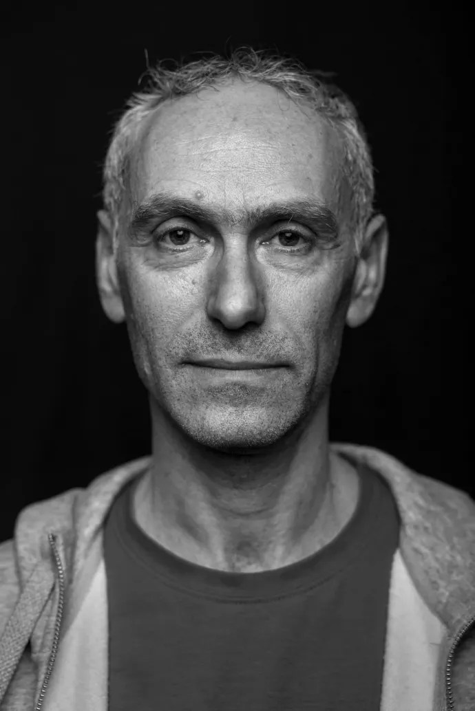 Szőnyei Tamás portréja Déri Miklós Arcok című könyvéből – Fotó: Déri Miklós