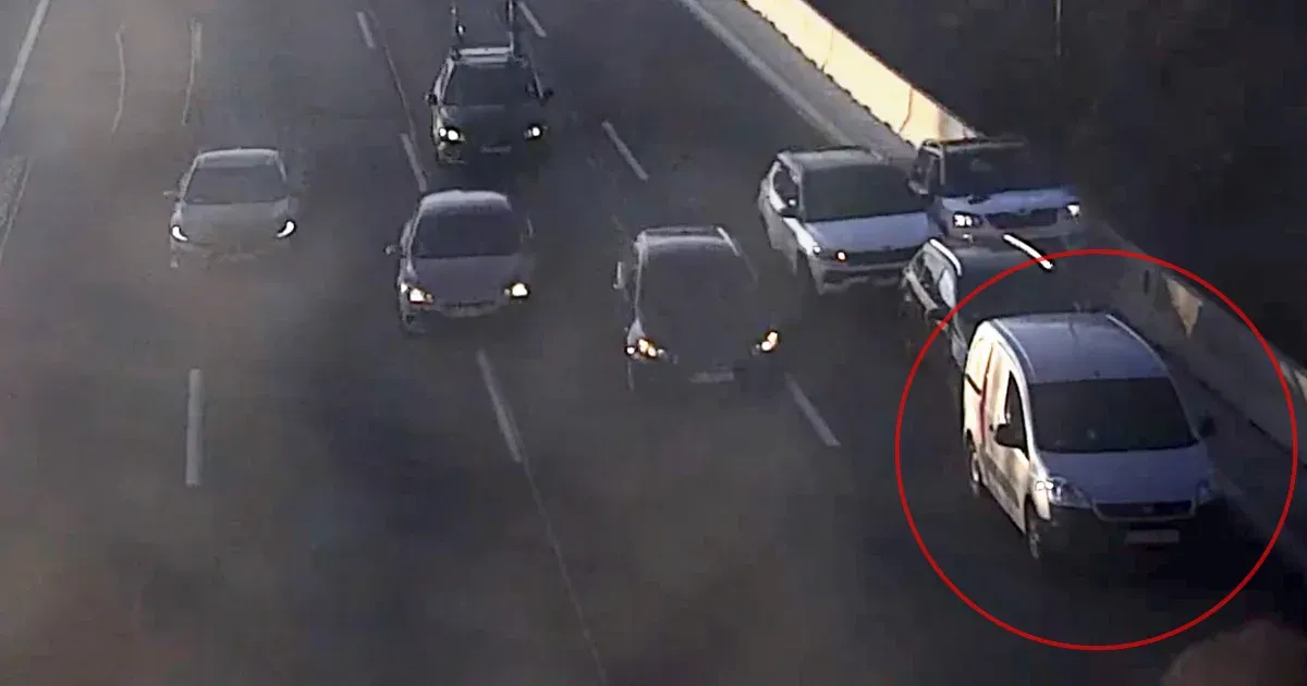 Büntetőfékezett, aztán megállt az M1-M7-es autópálya közös szakaszán: elítélték a furgonost