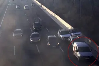 Büntetőfékezett, aztán megállt az M1-M7-es autópálya közös szakaszán: elítélték a furgonost