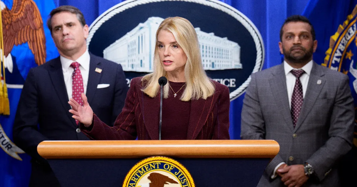 Harminc napon belül nyilvánosságra hozzák az Epstein-aktákat