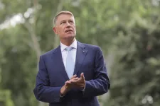 Beperelte az adóhatóság Klaus Iohannist, hogy a tartozásai fejében lefoglalhassák egy ingatlanát