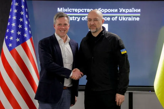 Kijevbe érkezett az amerikai delegáció, hogy a háború lezárásáról tárgyaljon Zelenszkijjel