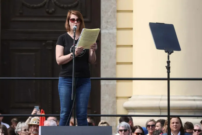Kiszállt az aksigyárak ellen tiltakozó Mikepércsi Anyákból a volt elnök, mert a Tisza képviselőjelöltje lenne