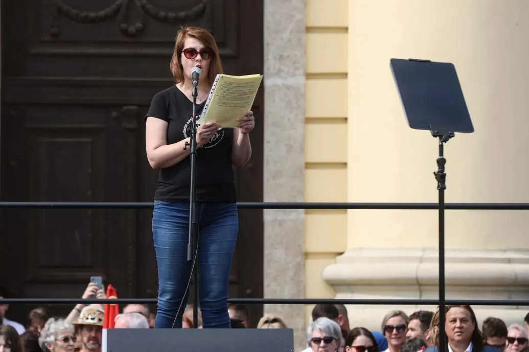 Kiszállt az aksigyárak ellen tiltakozó Mikepércsi Anyákból a volt elnök, mert a Tisza képviselőjelöltje lenne