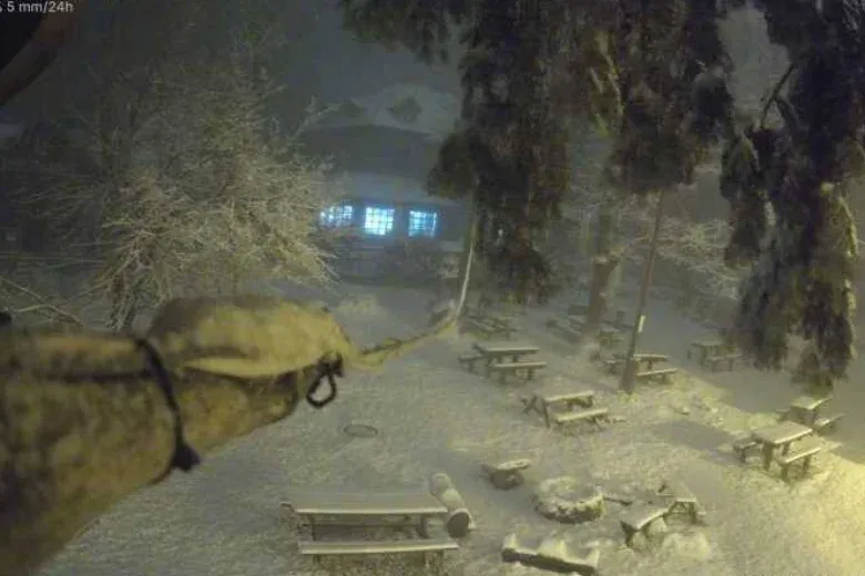 Többfelé havazott éjjel, hó borítja Dobogókőt és a Kékestetőt is