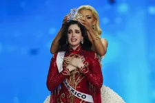 A mexikói Fátima Bosch nyerte a botrányos Miss Universe szépségversenyt
