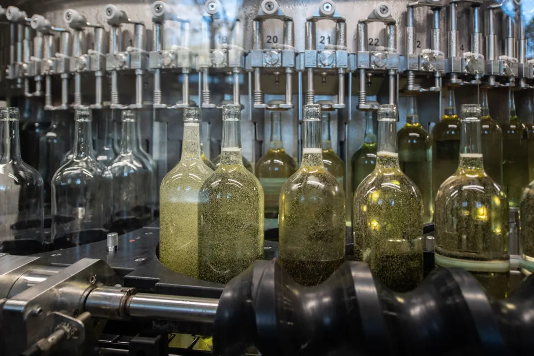The Varga Winery's bottling plant in Badacsonytomaj – Photo: János Bődey / Telex
