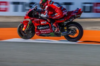 Van a MotoGP-motoroknak DNS-ük?