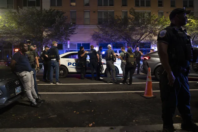 Az FBI, a HSI, a titkosszolgálat és a rendőrség egységei egy washingtoni razzián 2025. augusztus 17-én – Fotó: Kayla Bartkowski / Getty Images