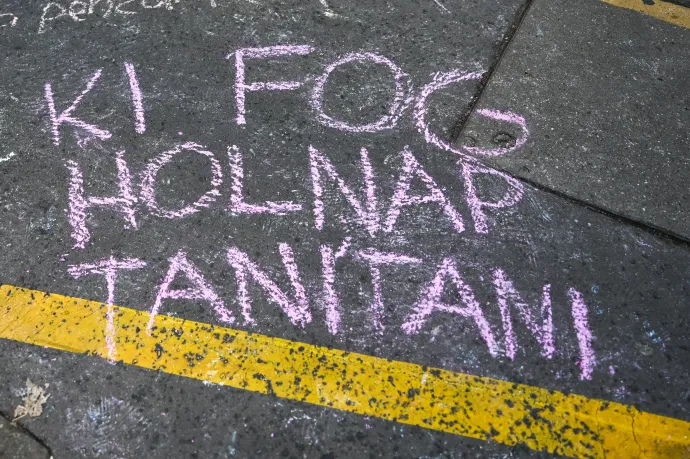 Elutasította az Alkotmánybíróság a polgári engedetlenséggel tiltakozó tanárok panaszát