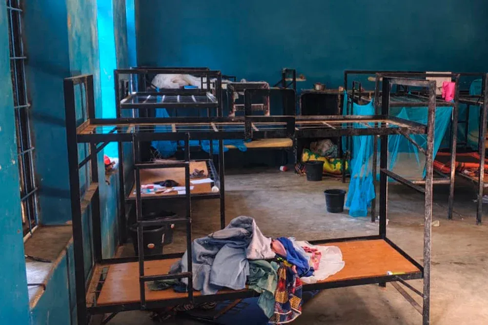 300 diákot raboltak el egy nigériai katolikus iskolából fegyveres banditák