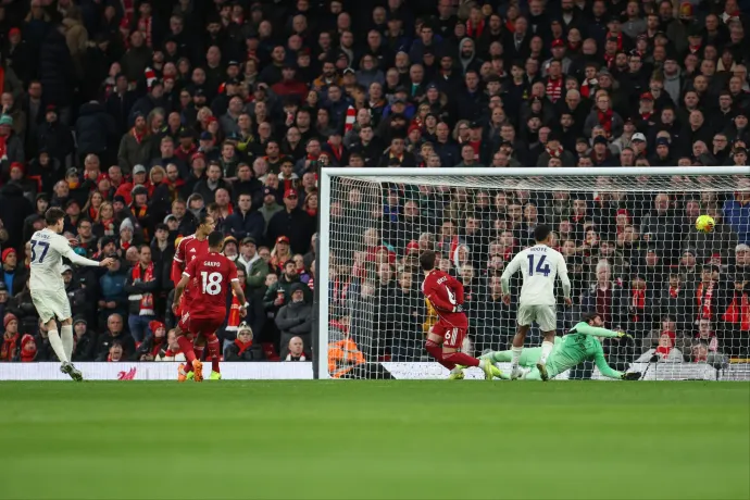 Hazai pályán 0-3-ra kikapott a Liverpool a kiesés ellen küzdő Nottingham Foresttől