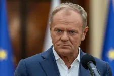 Donald Tusk beszólt Orbánnak, amiért Ukrajna támogatásának leállítását kéri, Szijjártó válaszul háborúpártizott egyet