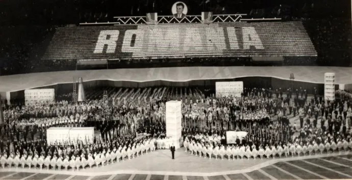 Nagyszabású ünnepség Bukarestben 1977. május 9-én – Fotó: IICMER
