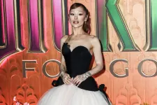 Kilenc nap börtönre ítélték és kiutasították Szingapúrból azt a férfit, aki rátámadt Ariana Grandéra