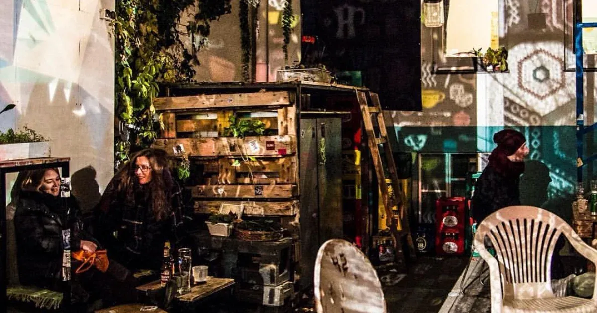 Eladta az ingatlant a tulajdonos, jövő áprilistól bezár a civil programjairól ismert Auróra