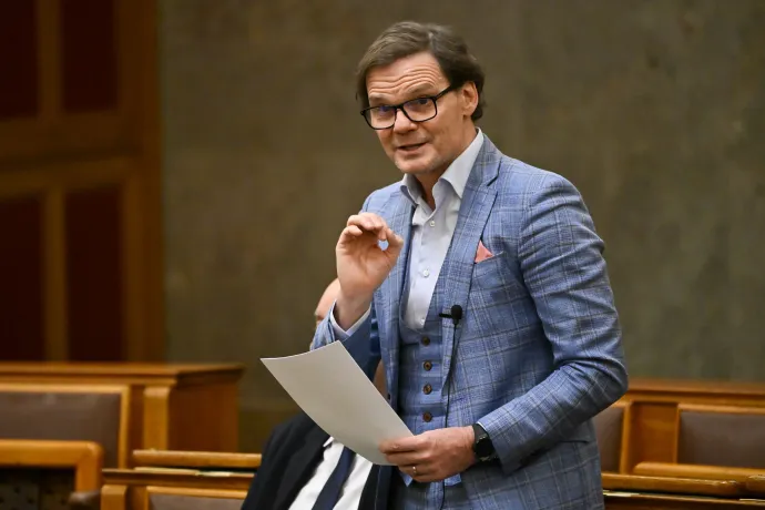 Bánki Erik, a Fidesz vezérszónoka felszólal a devizahitel-károsultak megsegítéséről szóló vitában – Fotó: Hegedüs Róbert / MTI