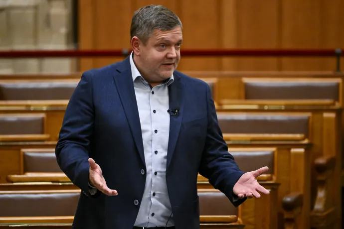 Tóth Bertalan, az MSZP vezérszónoka a vitában – Fotó: Hegedüs Róbert / MTI