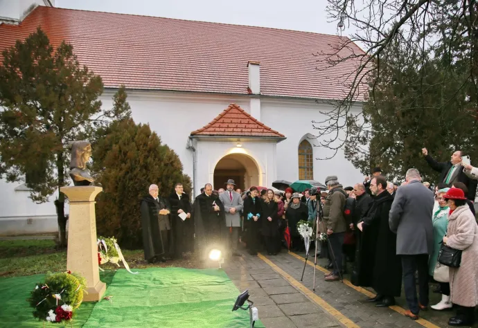 Bethlen Kata szobrának leleplezése Fogarason – Fotó: Cornel Comici