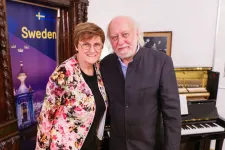 Nobel-díjasok, ha találkoznak: a svéd követségen járt Krasznahorkai László