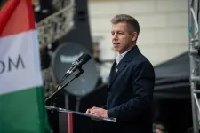 Megint Tisza-adóemelésről ír az Index, Magyar Péter szerint a cikk minden szava hazugság