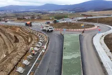 Romániában még a kínaiak sem tudnak gyorsan utat építeni