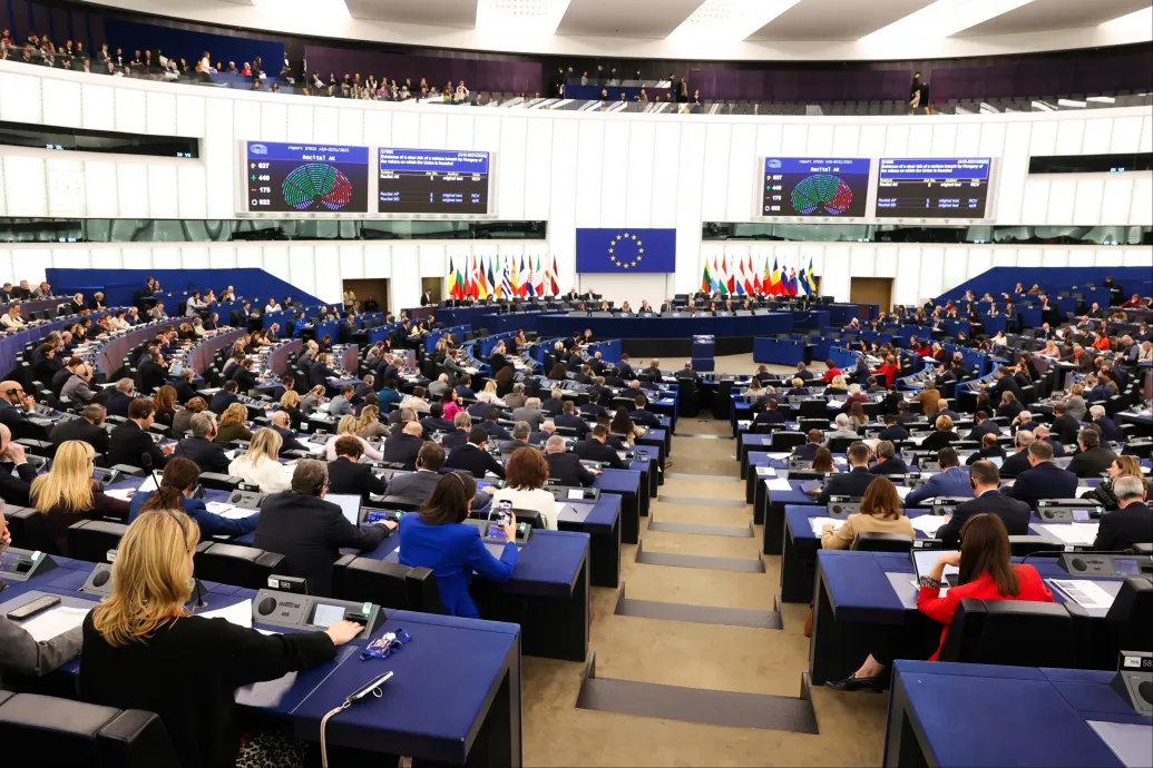 Az EP elítélte a magyar kormány „szándékos és rendszeres erőfeszítéseit” az uniós alapértékek aláásására – Forrás: Telex.hu