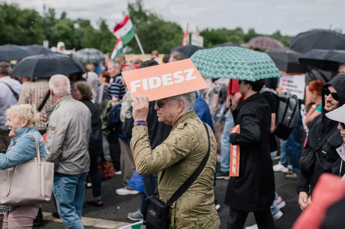 Medián: 50-40 a Tiszának, két százalékpontot javított a Fidesz a választani tudó biztos szavazók körében