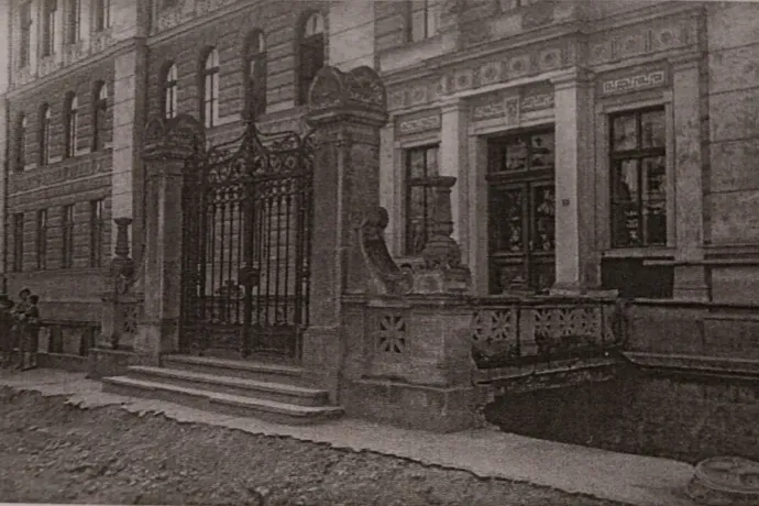 A kolozsvári iparmúzeum kapuja